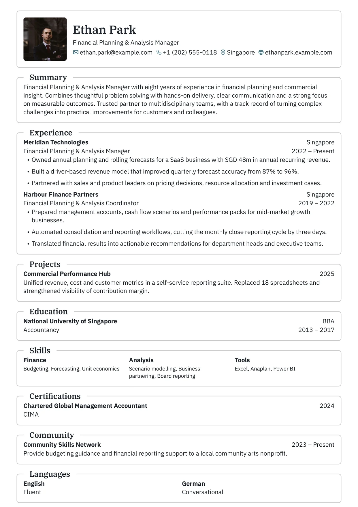 First page of a resume in the Lapras template: one column with sections in outlined boxes